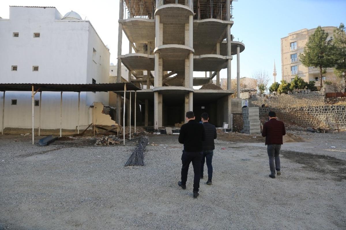 Cizre&rsquo;de ka&ccedil;ak yapılara ge&ccedil;it verilmiyor