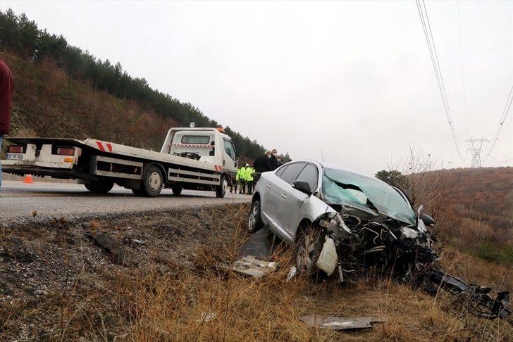 Çankırı'da hafif ticari araç ile otomobil çarpıştı: 2 ölü, 4 yaralı G2
