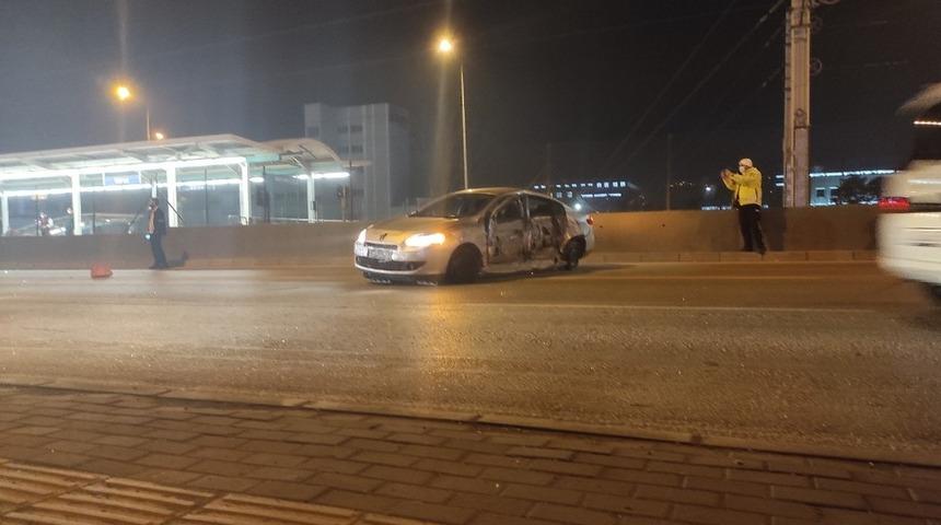 Bursa&rsquo;da makas atan otomobil metro istasyonuna &ccedil;arptı