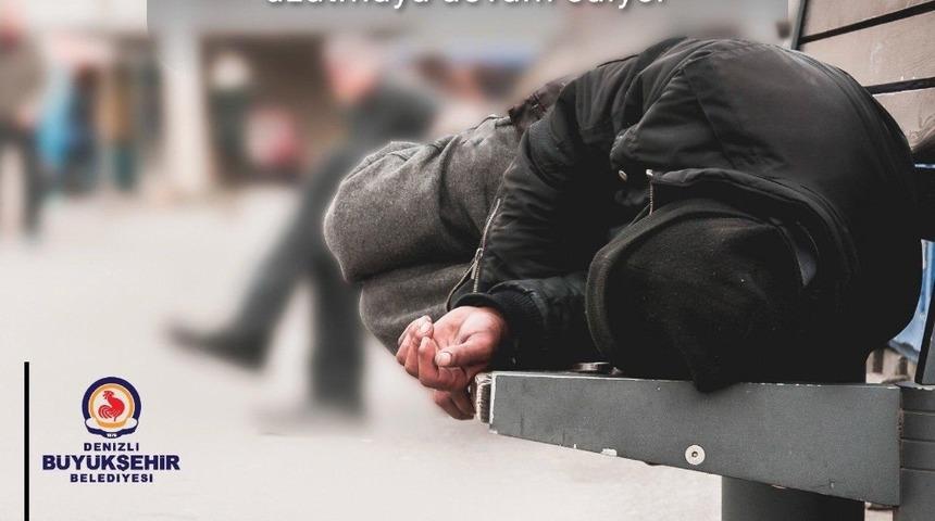 Sokakta yaşan vatandaşlara B&uuml;y&uuml;kşehirden sıcak yuva