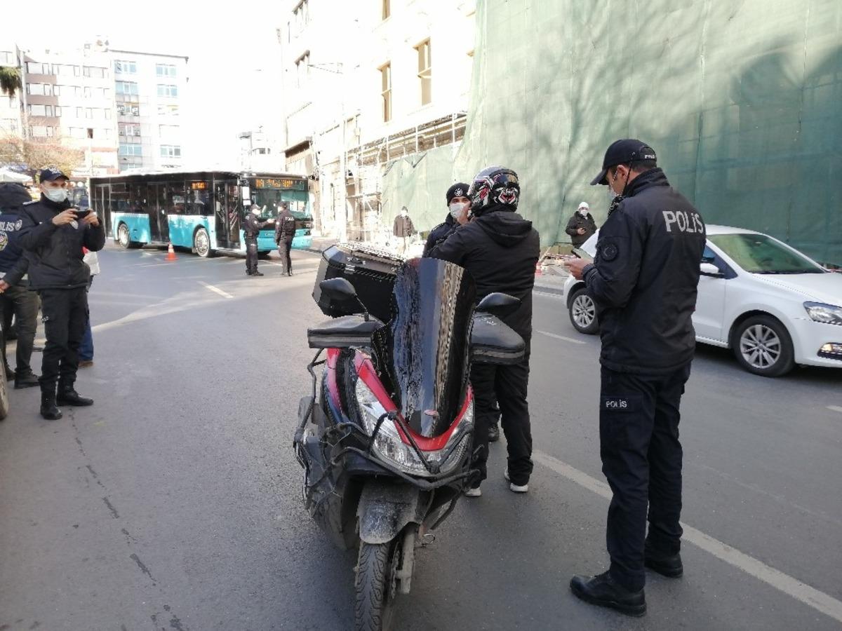 Polisten helikopter ve &ouml;zel harekat destekli Yeditepe Huzur uygulaması