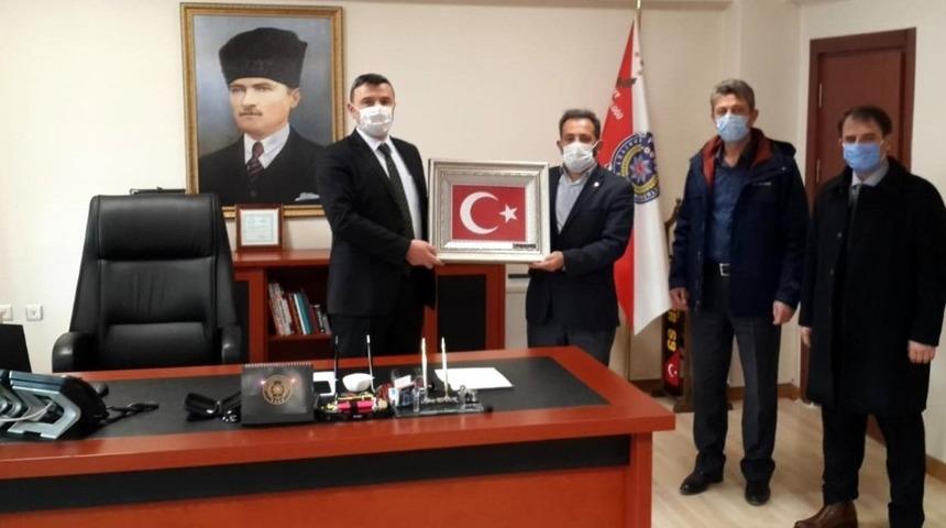 Turan: &ldquo;Milletimi omzunda taşıyan onurlu T&uuml;rk polisimin yanındayım&rdquo;