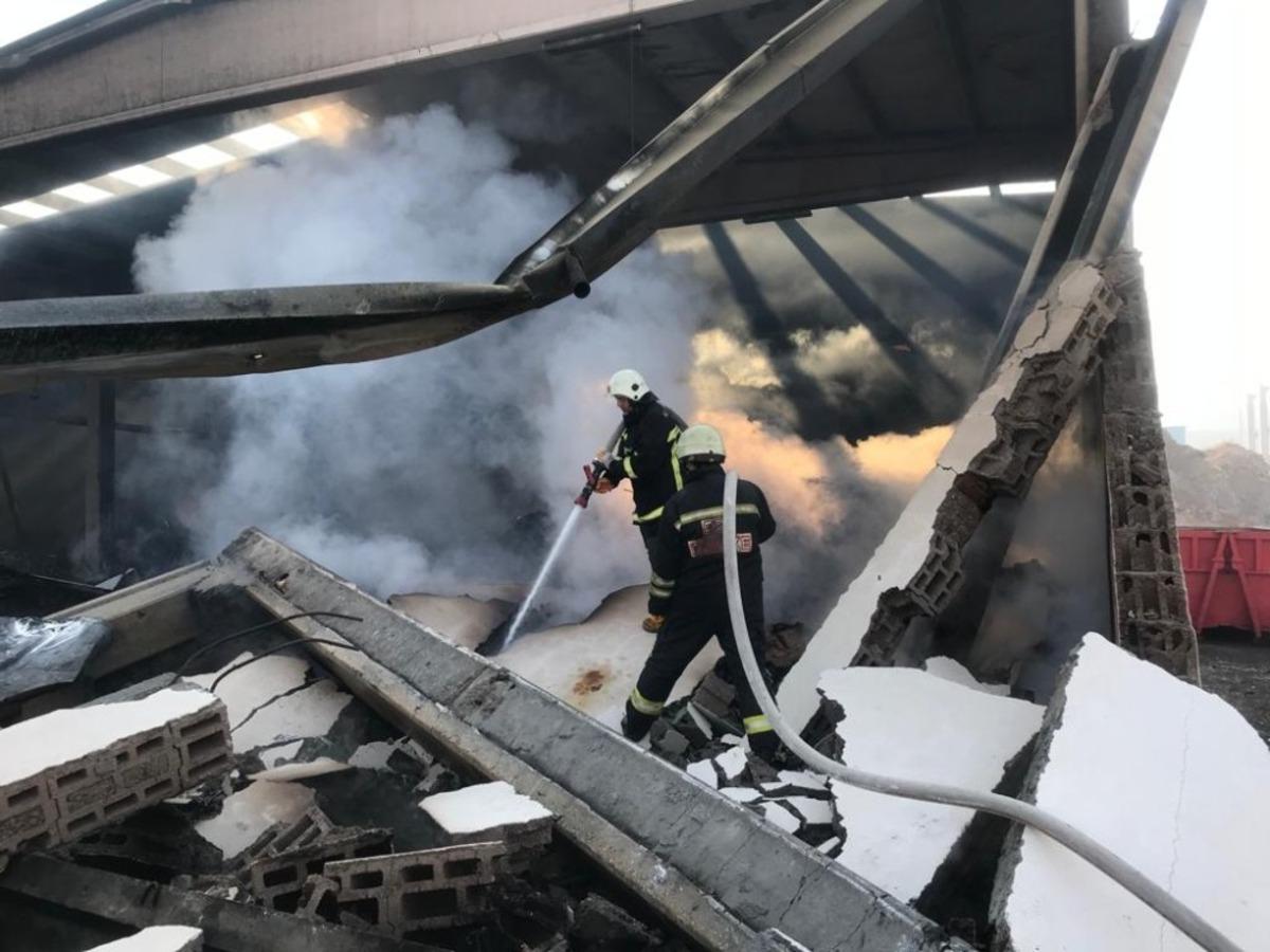 Kayseri&rsquo;deki fabrika yangını 3 saatte kontrol altına alındı