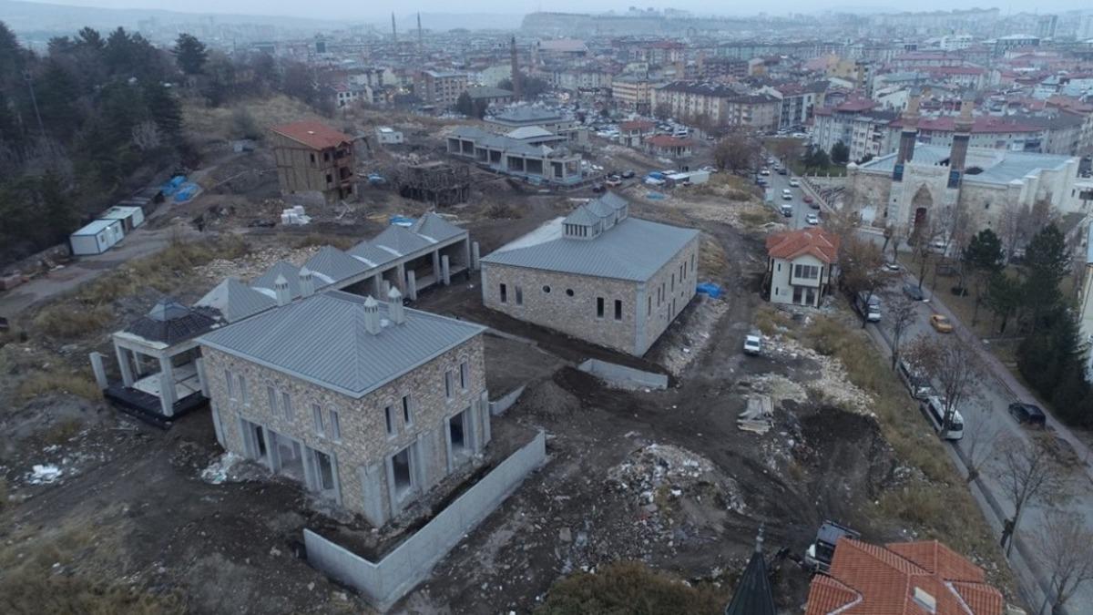 30 yıllık Tarihi Kale Projesi ger&ccedil;eğe d&ouml;n&uuml;ş&uuml;yor