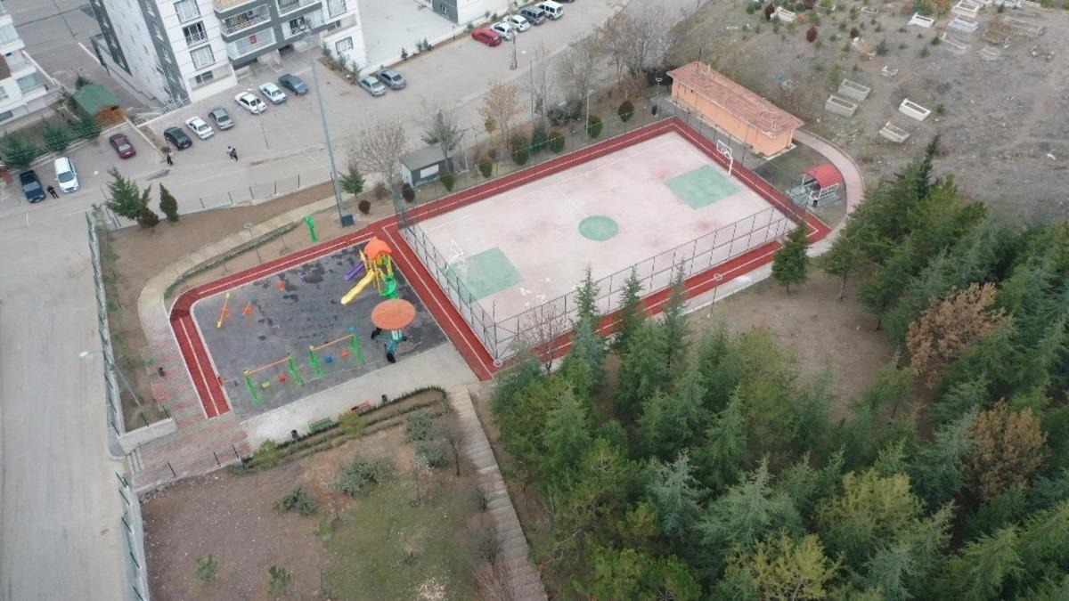 Mamak&rsquo;ta parklar revize ediliyor