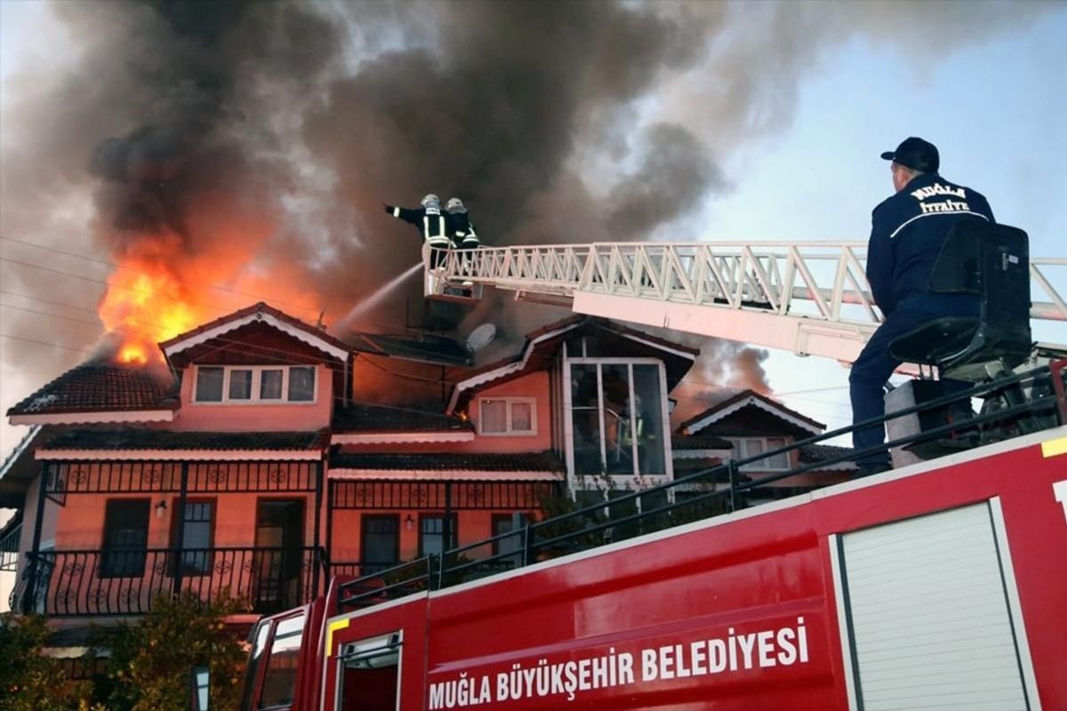 B&uuml;y&uuml;kşehir İtfaiyesi 2020&rsquo;de 3 Bin 772 olaya m&uuml;dahale etti