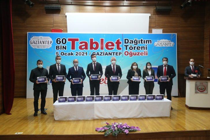 Büyükşehir tabletleri öğrencilerle buluşuyor G1