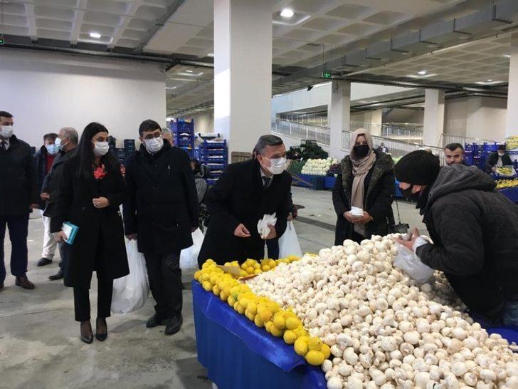 AK Parti’den esnaf ve vatandaşa maske G2