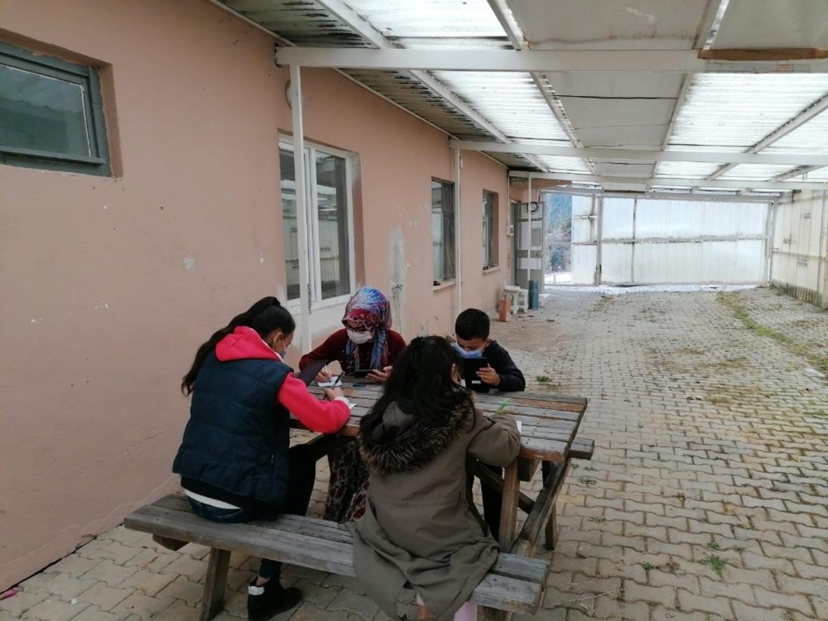 Bigadi&ccedil;&rsquo;te muhtardan &ouml;rnek davranış