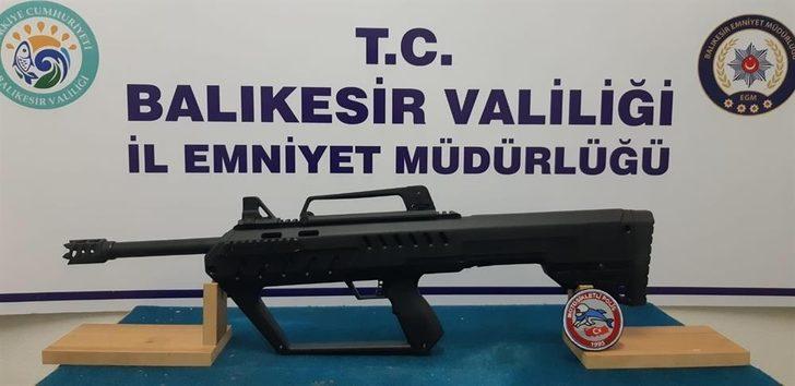 Balıkesir’de polis 12 aranan şahsı yakaladı G4
