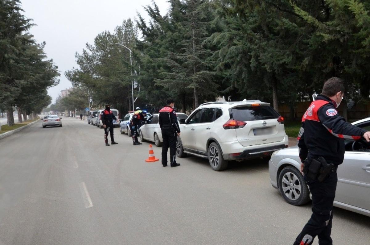 Burdur&rsquo;da 1 haftada 605 ara&ccedil; s&uuml;r&uuml;c&uuml;s&uuml;ne ceza