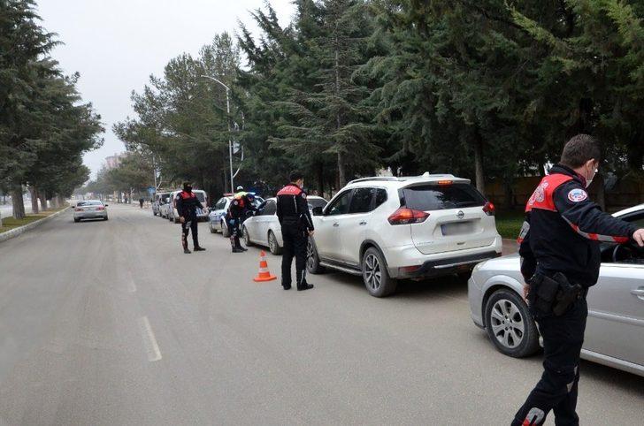 Burdur’da 1 haftada 605 araç sürücüsüne ceza G1