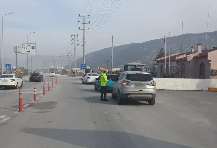 Burdur’da 1 haftada 605 araç sürücüsüne ceza G5