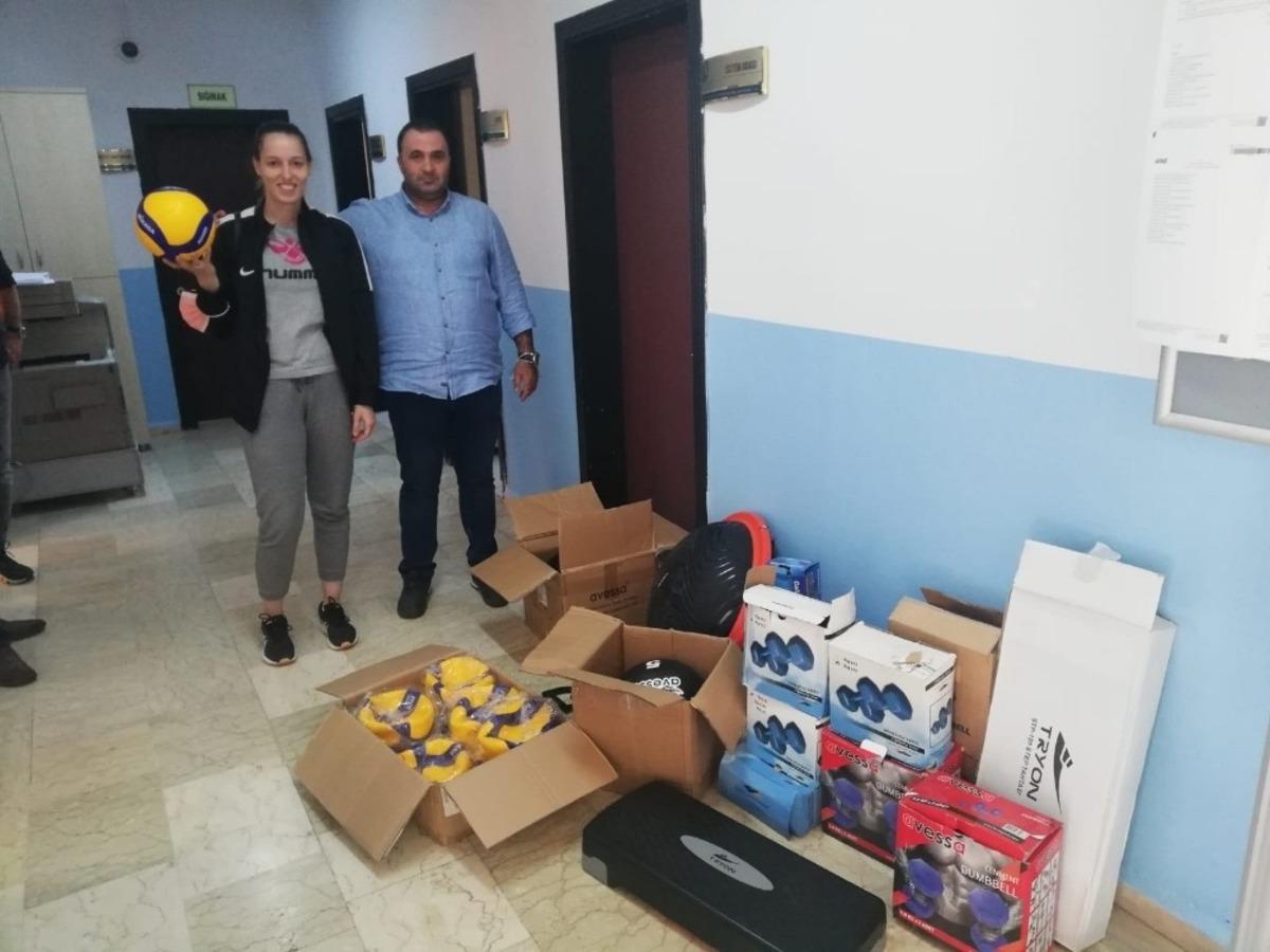 B&uuml;y&uuml;kşehir&rsquo;den amat&ouml;r spor kul&uuml;plerine malzeme desteği