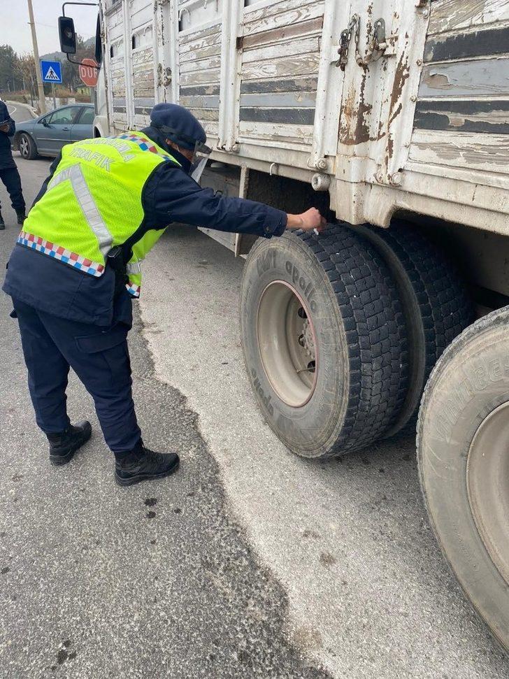 Burdur’da Jandarmadan trafik denetimi G4