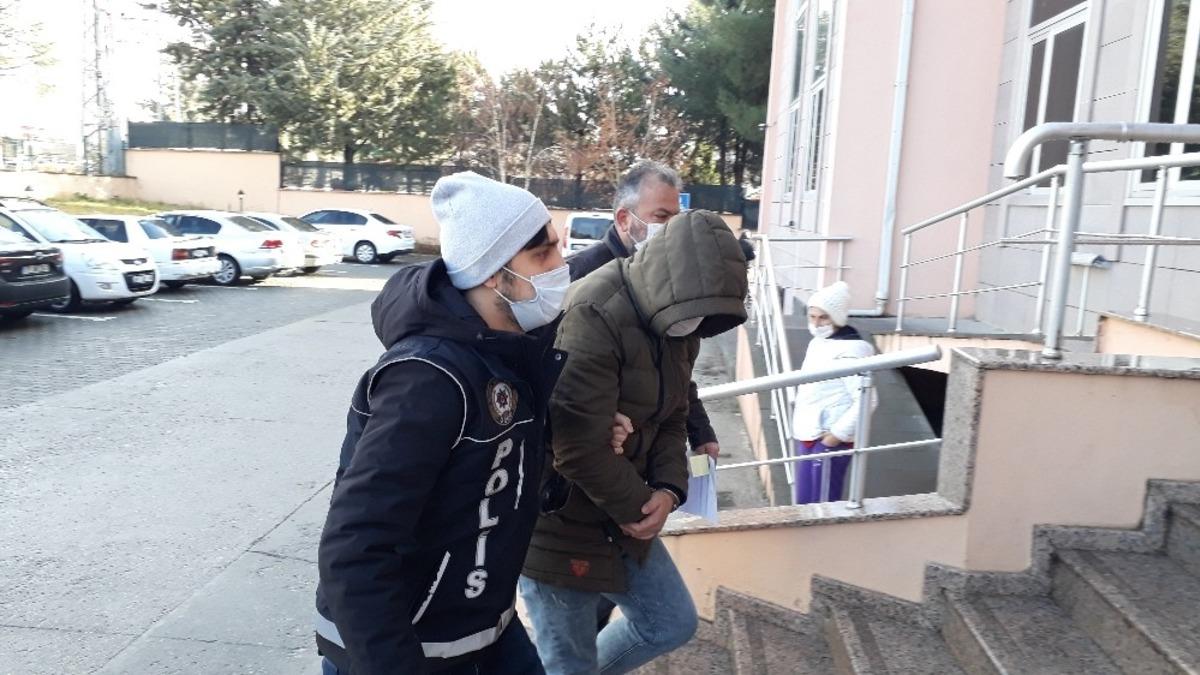 Uyuşturucuyla yakalanan &rsquo;sokak satıcısı&rsquo; tutuklandı