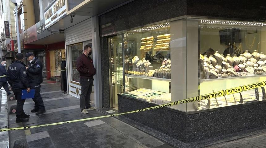Balıkesir'deki kuyumcu soygununun ş&uuml;phelileri Manisa'da yakalandı