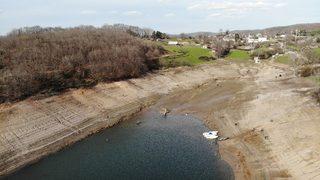 Suların çekildiği barajdan çıkanlar şaşkına çevirdi
