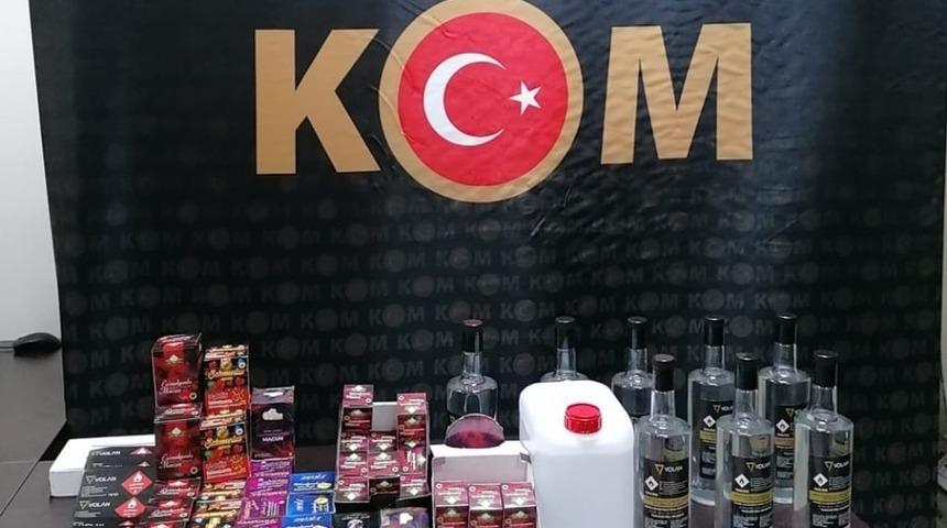 Manavgat&rsquo;ta sahte i&ccedil;ki yapımında kullanılan malzemeler ele ge&ccedil;irildi