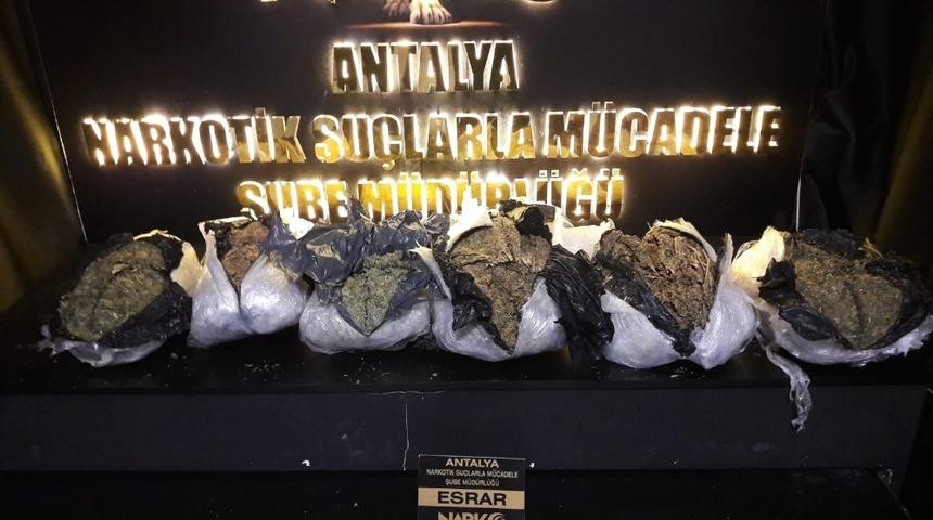 Antalya&rsquo;ya getirilen 17 kilogram esrar ele ge&ccedil;irildi