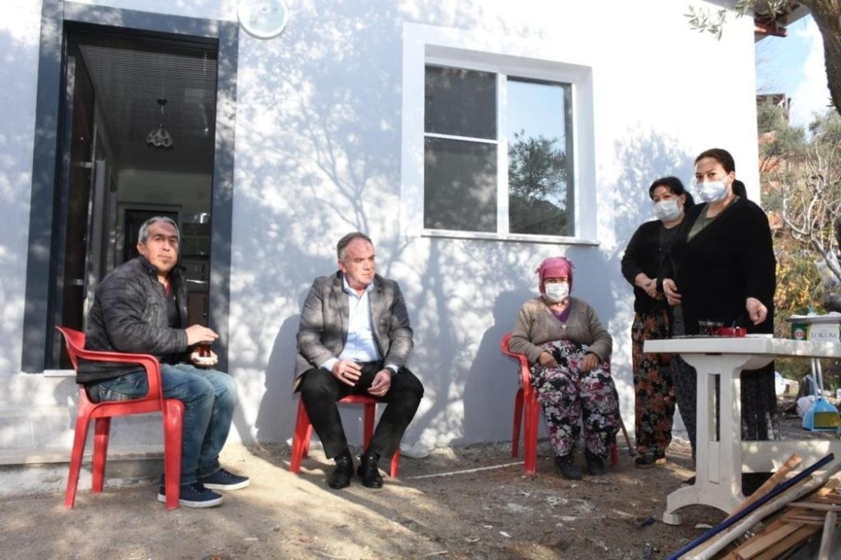 Meşeli Mahallesi&rsquo;nde evi yanan vatandaşa Germencik Belediyesi&rsquo;nden yardım eli