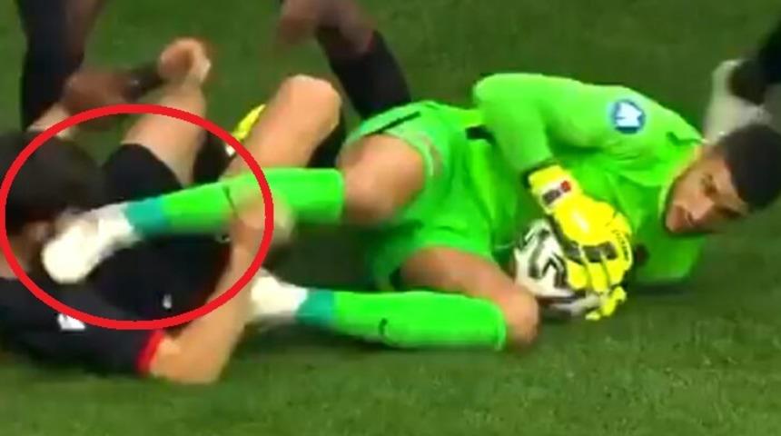 Munir'den gaddar hareket! Direkt kırmızı kart g&ouml;rd&uuml;...