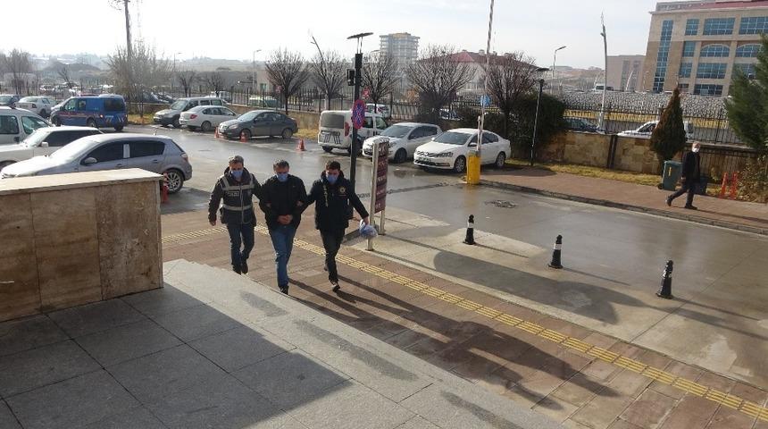 Aldığı ara&ccedil;ların parasını &ouml;demeyen dolandırıcının 21 su&ccedil; kaydı &ccedil;ıktı