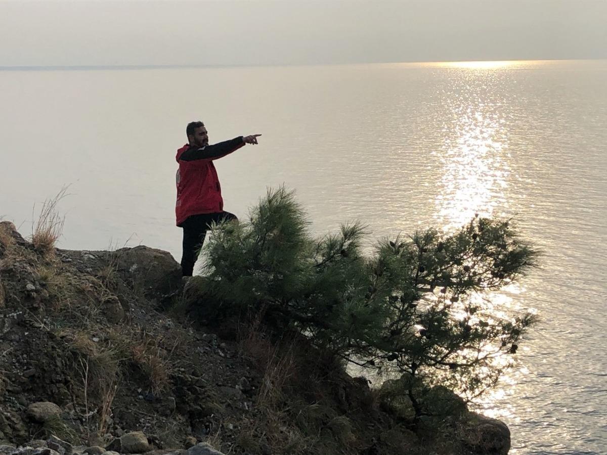 Denizde kaybolan genci arama &ccedil;alışmaları s&uuml;r&uuml;yor