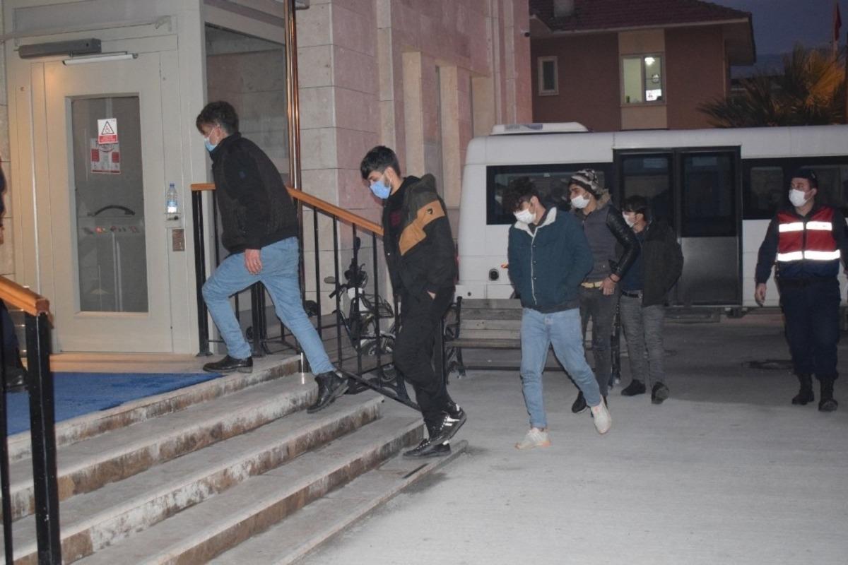 İtalya diye, Aydın&rsquo;a bırakıldılar