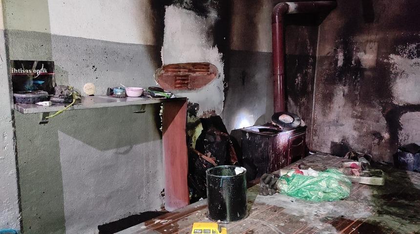 Tinerle sobayı yakmaya çalışınca hastanelik oldu