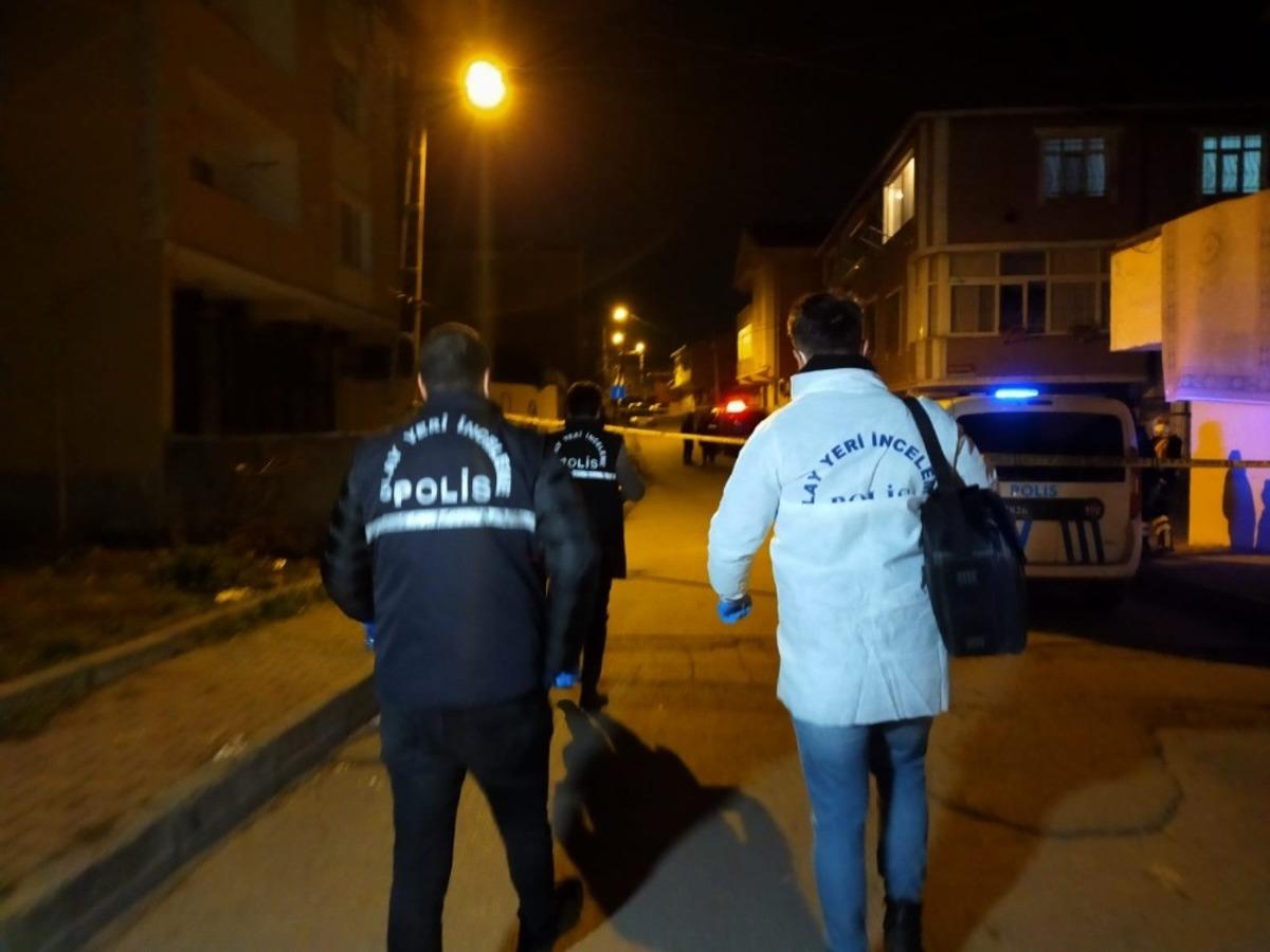 Sultanbeyli&rsquo;de bir kişi eşini &ouml;ld&uuml;rd&uuml;kten sonra intihar girişiminde bulundu