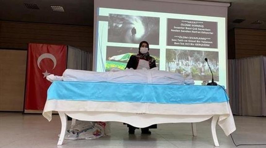Covit-19 tedbirleri kapsamında cenaze yıkama ve defin işlemleri hususunda bilgilendirme yapıldı