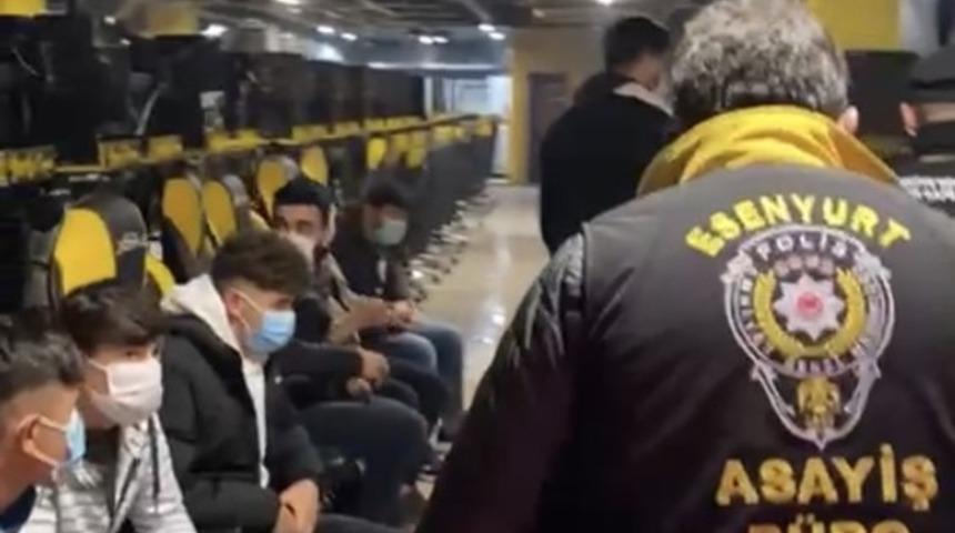 Baskın yiyen &ldquo;gamer&rdquo;lar oyunu bırakmadı