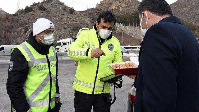 AK Parti’den polis teşkilatına destek ziyareti