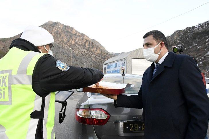 AK Parti’den polis teşkilatına destek ziyareti G2