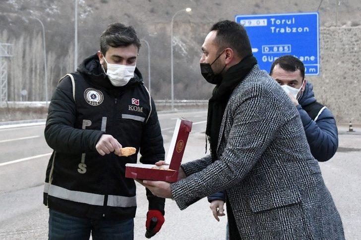 AK Parti’den polis teşkilatına destek ziyareti G4