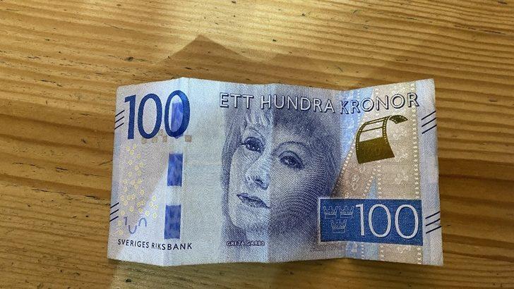 500 крон в рублях. 500 Крон Швеция. 500 Шведских крон купюра. 100 Крон Швеция в обращении. 3000 Шведских крон.