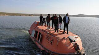 Diyarbakır'da 'denizaltı' ile ulaşımı sağlıyorlar