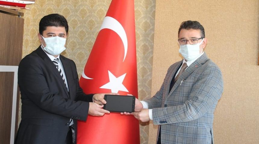 Sinop İl Sağlık M&uuml;d&uuml;rl&uuml;ğ&uuml;&rsquo;nden tablet kampanyasına destek