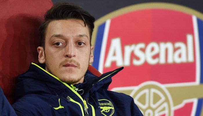 İngiliz basını: Mesut Özil rekor ücretle geldi, bedavaya gidiyor!