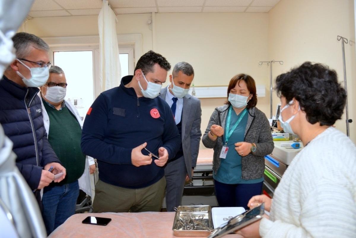 İl Sağlık M&uuml;d&uuml;r&uuml; Bilge, Seyitgazi&rsquo;deki sağlık kuruluşlarına inceleme ve değerlendirme ziyaretinde bulundu