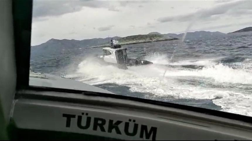Uluslararası hukuku ihlalde sınır tanımayan Yunan botlarına T&uuml;rk Sahil G&uuml;venlik botları &lsquo;Dur&rsquo; dedi