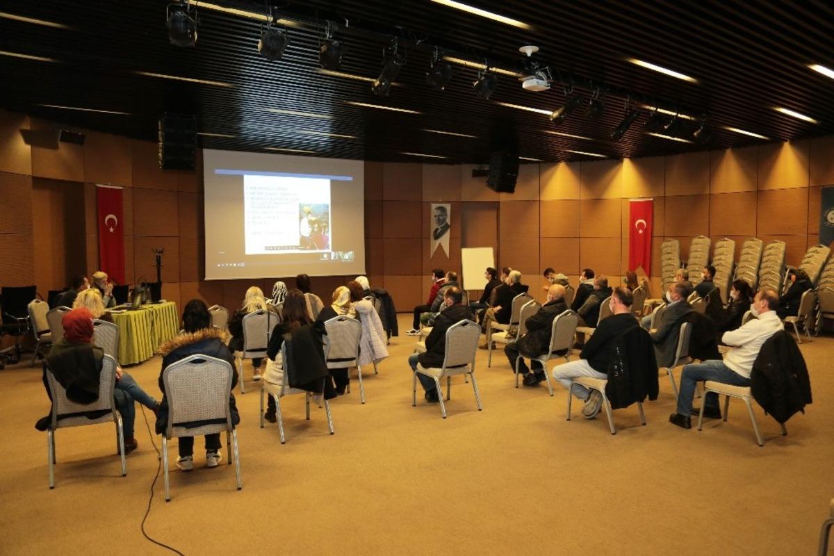 K&uuml;&ccedil;&uuml;k&ccedil;ekmece Belediyesi&rsquo;nden sosyal tesis personeline sertifikalı meslek eğitimi