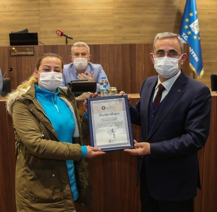 Teşekkür plaketi ile ödüllendirildiler G3