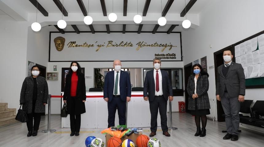 Atık Pil topladılar ödülü kazandılar