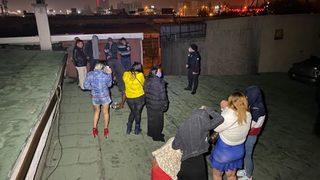 Konya'da eğlence mekanına baskın! Çatıda yakalandılar