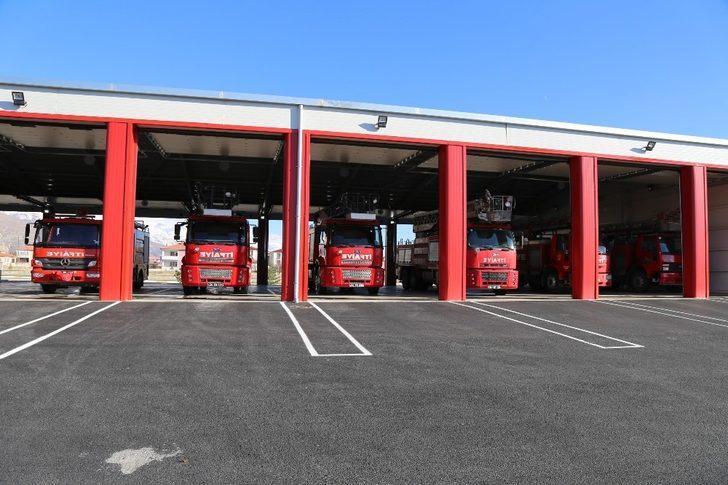 Erzincan itfaiyesi 2020 yılında 415 yangına müdahale etti G4