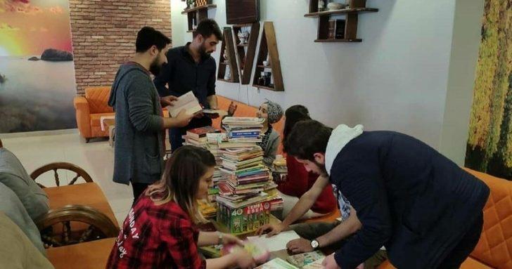 Hayırsever vatandaştan köy okuluna kütüphane G3