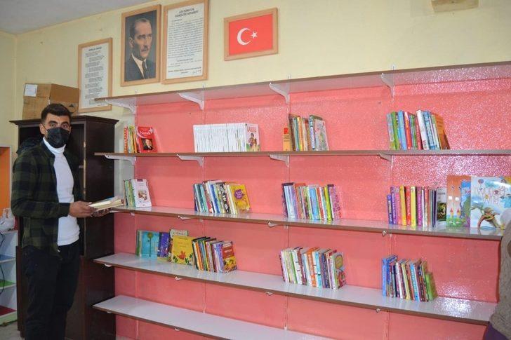 Hayırsever vatandaştan köy okuluna kütüphane G5