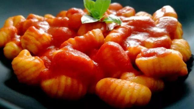 Gelinim Mutfakta gnocchi nasıl yapılır? Gelinim Mutfakta gnocchi tarifi nedir? Gnocchi malzemeleri nelerdir?